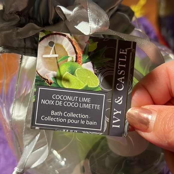 Ivy & Castle 8 Piece Bath Collection (New with Tags) - Picture 6 of 7